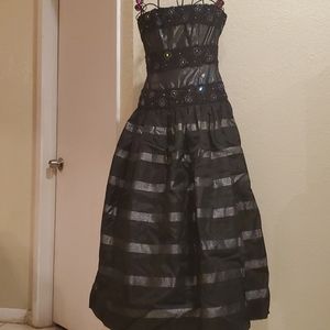 Victoria Royal Ltd. Strapless evening dress